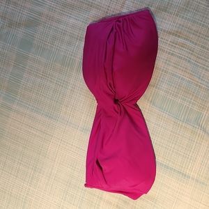 Magenta strapless bikini top